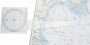 LINEX 2810 Navigation Kurslineal, Nautischer Plotter, drehbare Mittelrose, Fadenloch, Ablesung rechtweisend und missweisend, Winkelmesser mit nautischer Teilung (0° bis 359°), 4 Distanzskalen (1:50.000 sm / 1:100.000 sm / 1:50.000 km / 1:100.000 km)