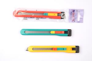 Bastelmesser- Cutter 9mm, Sicherheitsschloß, Kunststiff,