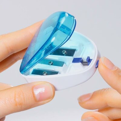 Dahle Dosenspitzer mit Klappdeckel 3 Spitzöffnungen, für 8-11mm, blau