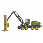 Bruder John Deere 1270G Harvester mit Baumstamm -...