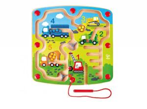 Hape Labyrinth Baufahrzeuge - Geschicklichkeits- und Zahlenlernspiel aus Holz, - Stift und Kugeln sind magnetisch, - geeignet für Kinder ab 24 Monaten