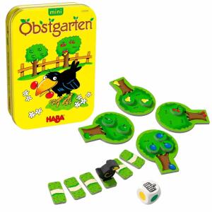 HABA SALES  Haba Kinderspiel mini  Obstgarten, 4 Bäume, 4 grüne Äpfel, 4 rote Kirschen, 4 gelbe Birnen,, 4 blaue Pflaumen, 8 Wegplättchen, 1 Rabe Theo,, 1 Farb-Symbolwürfel, 1 Spielanleitung, 1 Spieldose,, ab 3 Jahren