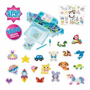 Aquabeads Designfabrik  Bastelset mit großer Perlenschatulle mit Flip Tray,, enthält 1500 bunte Bastelperlen,, normale, Polygon-, Glitzer-, Pastell-,, Sternperlen und Glitzer-Sternperlen,, 2-in-1 Perlenstift, Sprüher und Motiv-Vorlagen,, geeignet ab 4 Jah