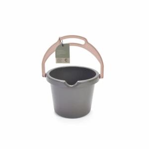 Strandeimer Green Bean  mit Schnabel 2,5l D22,5cm, Maße: B/H/T: 22,5 x 16 x 21,5 cm, Material: HD PE Recyled,, ab 24 Monaten, dantoy