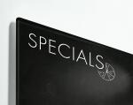 SIGEL GL276 Glas-Magnettafel Artverum - schwarz/weiß - 90 x 120 x 1,80 cm - Happy Hour - polierte Ecken - Sicherheitsglas (ESG), Stahl - GS-geprüft